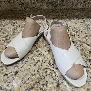 Stivali New York Roots Sandals in Off-white leather womens Slingback Flats Sz 9
